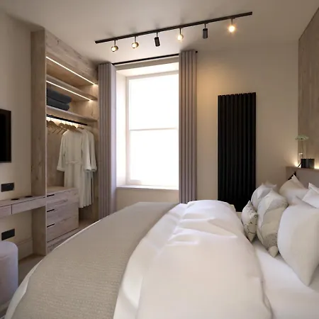 East Parade Collection, Opaz House Flat 4 Apartment