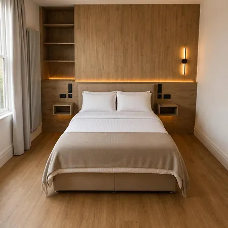 East Parade Collection, Opaz House Flat 4 Lägenhet *